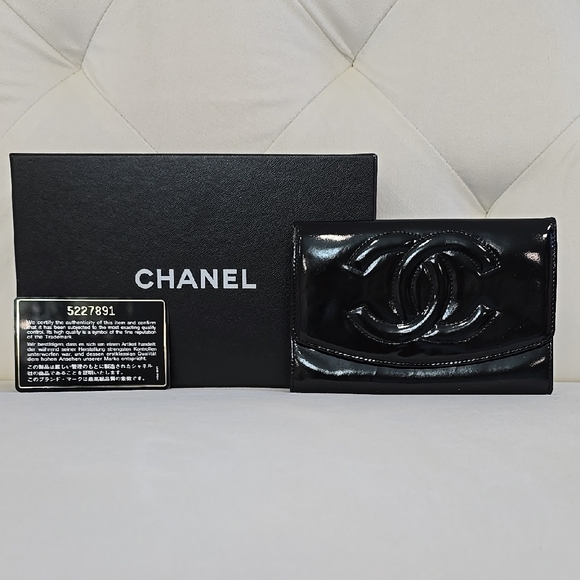 Chanel Black Patent Leather Wallet - Picture 1 of 8